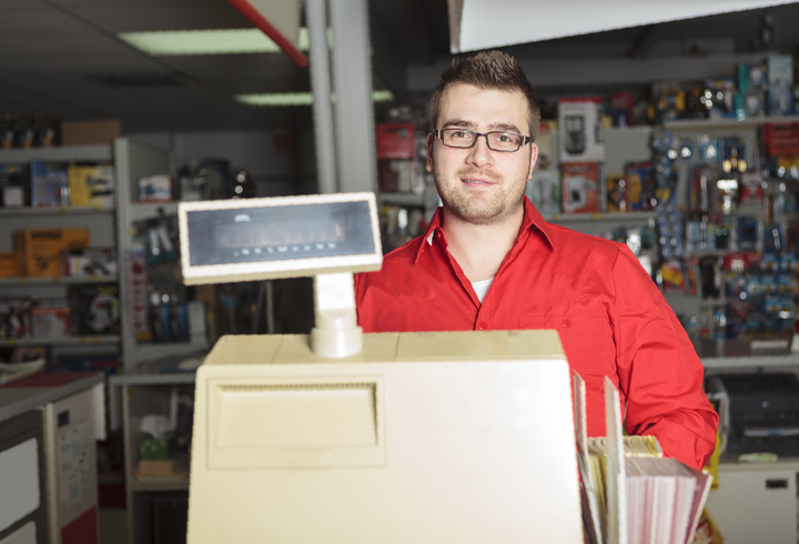 ¿Cómo montar o poner una ferretería?